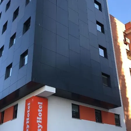 Easyhotel Centre *