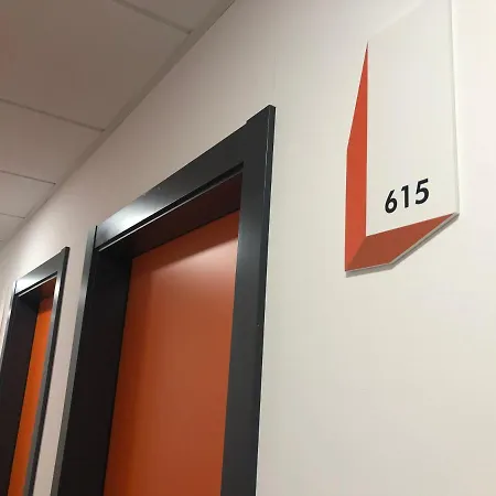 招待所 Easyhotel Centre *