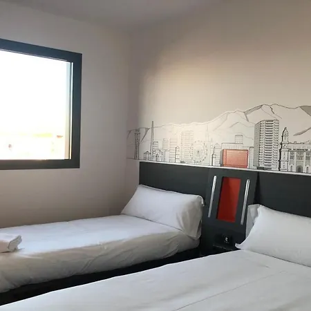 Easyhotel Centre *